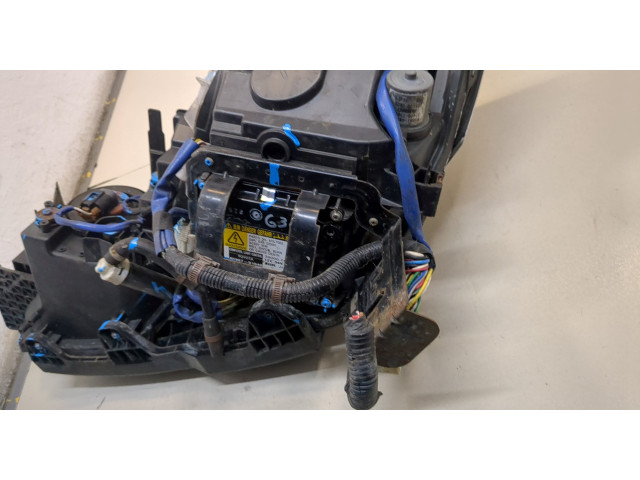 Фара передняя Lexus GS 2005-2012 правая