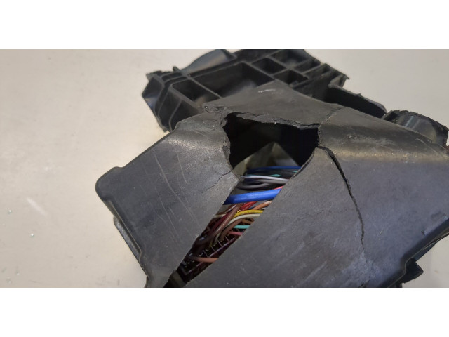 Блок предохранителей  Nissan Rogue 2014-2020      243817990a    2.5