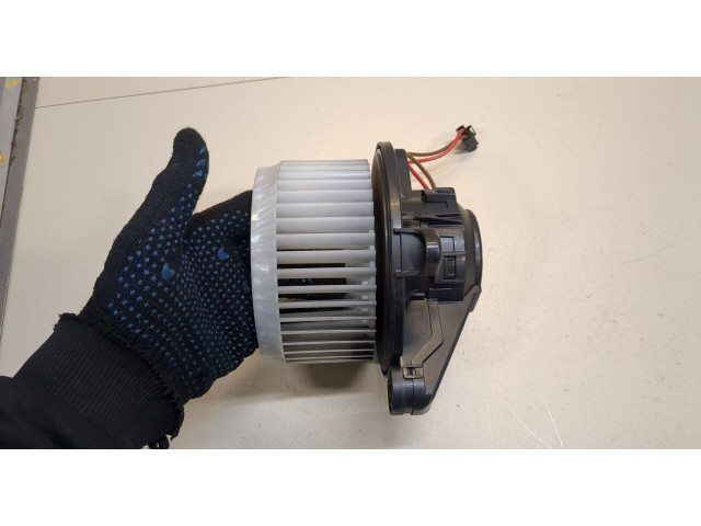 Моторчик печки Volvo XC40