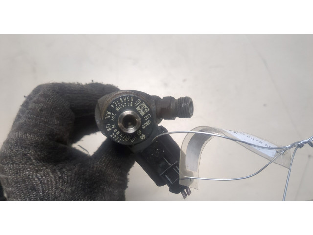 Форсунка топливная  Volkswagen Passat CC 2012-2017    0445110369     