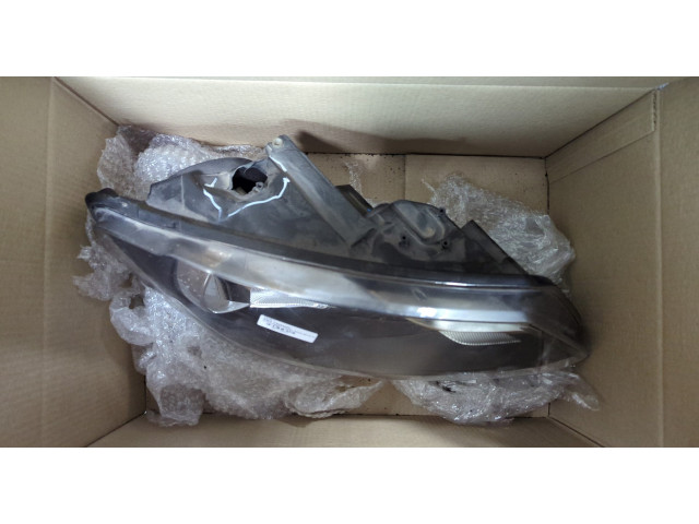 Фара передняя  Volkswagen Caddy 2004-2015 правая 