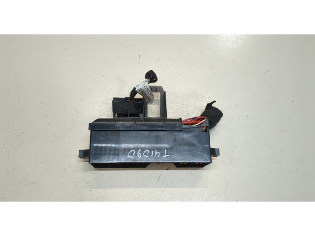 Блок предохранителей  Audi Q3 2014-2018         