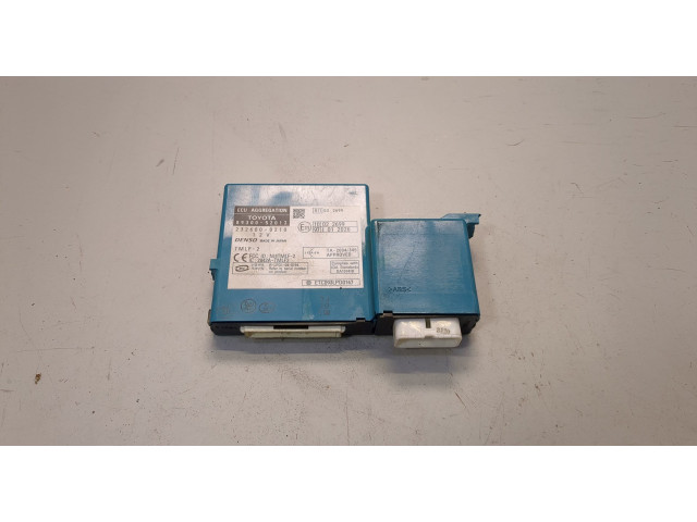 Блок комфорта  Toyota Yaris 2005-2011      8930052013  