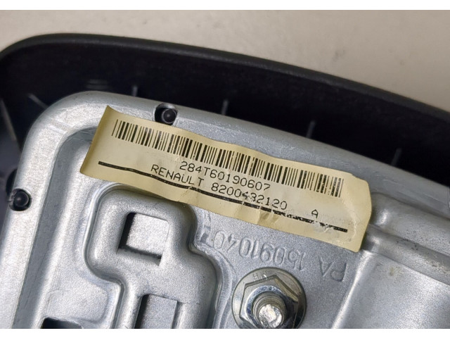 Подушка безопасности водителя Renault Clio 1998-2008