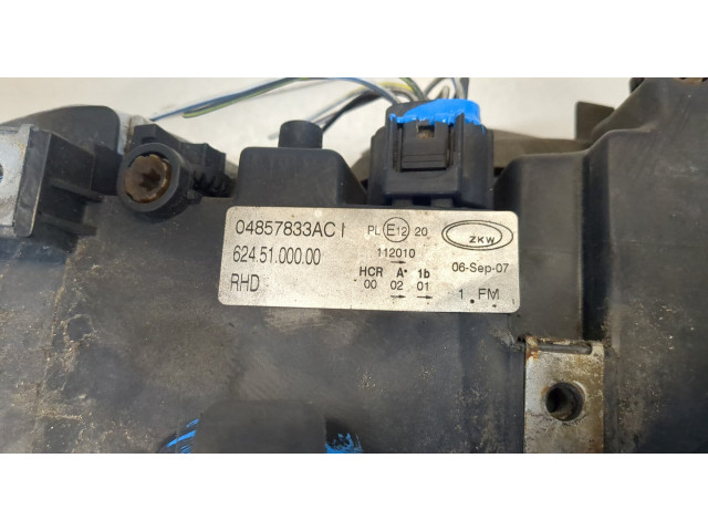 Фара передняя  Chrysler Voyager 2001-2007 левая 