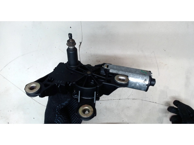 Моторчик заднего дворника  Volkswagen Passat 5 1996-2000      