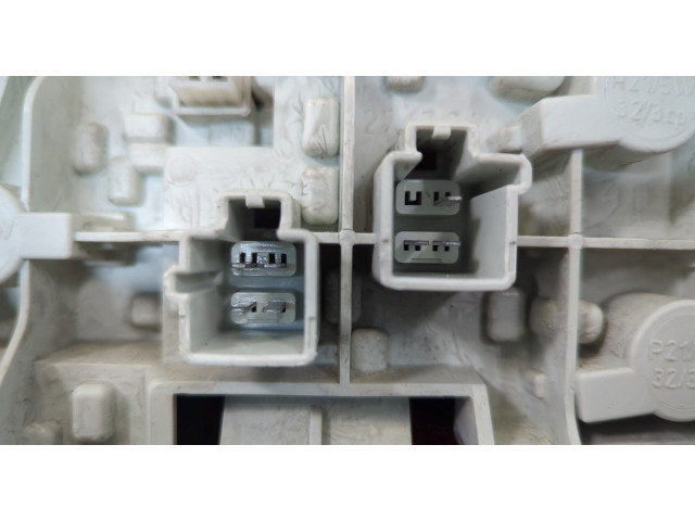 Задний фонарь          