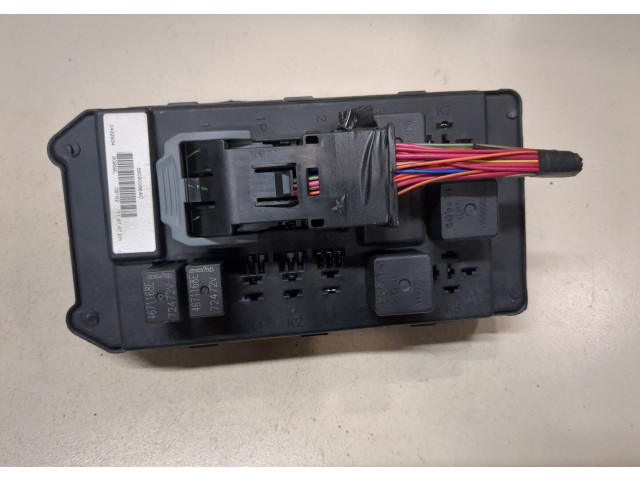 Блок предохранителей  Jeep Commander 2006-2010         