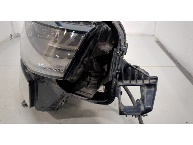 Фара передняя  Skoda Kodiaq правая 