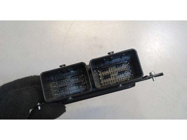 Блок управления двигателем  Subaru Forester 2013-     