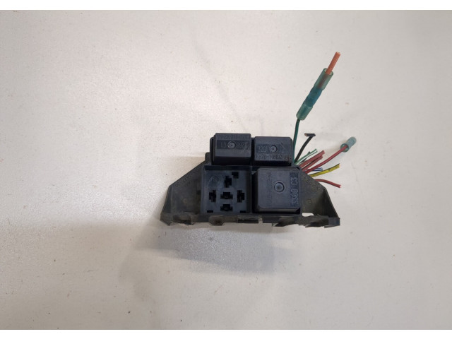 Блок реле Lincoln Aviator 2002-2005 7154708830 4.6