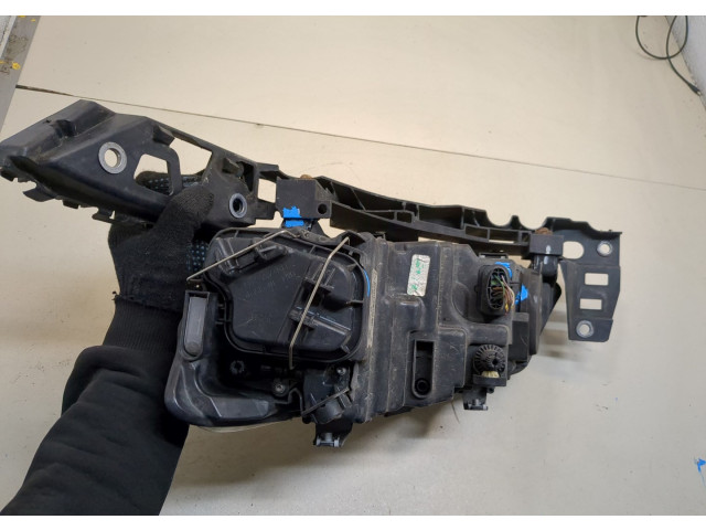 Фара передняя  Volkswagen Polo 2009-2014 правая 