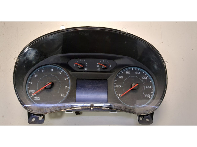 Панель приборов  Chevrolet Equinox 2017-2024       84625643     