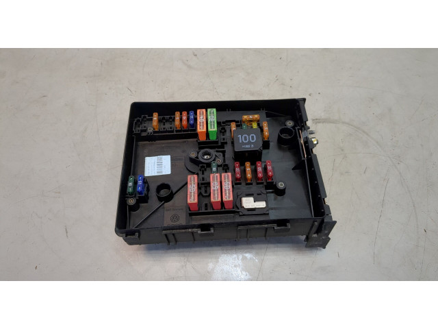 Блок предохранителей Skoda Yeti 2009-2014