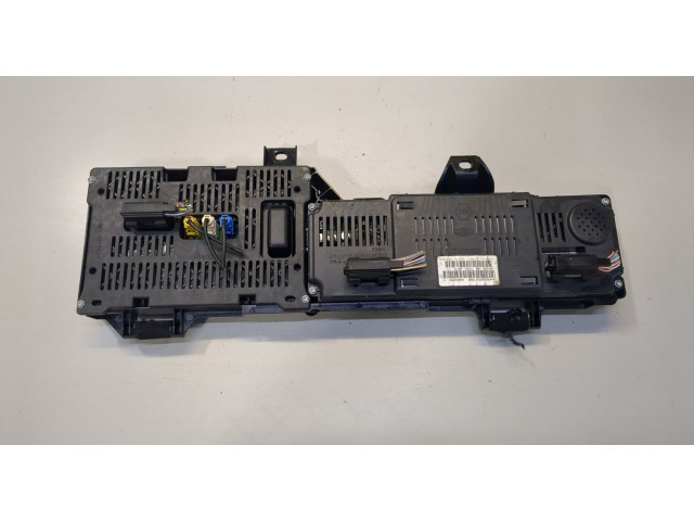 Дисплей мультимедиа  Renault Scenic 2009-2012 248105176r        