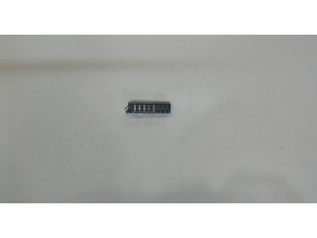 Блок предохранителей  Mercedes ML W164 2005-2011      0025450901     3