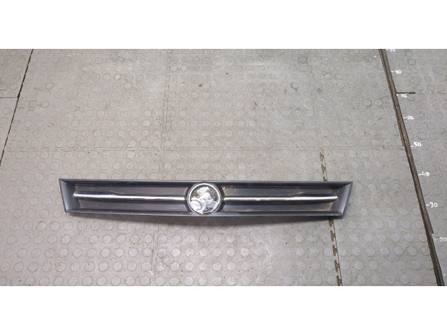 Решетка радиатора  Chevrolet Trax 2016-2022          42615979