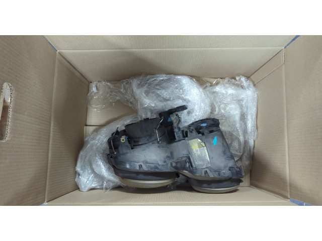 Фара передняя  Jaguar X-Type 2001-2009 правая 