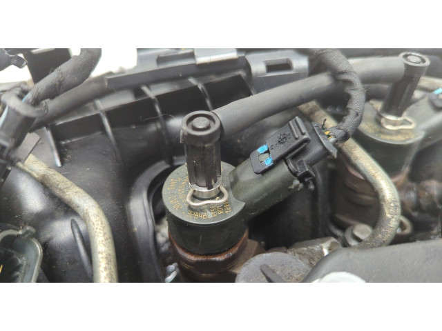 Форсунка топливная  Volvo C30 2006-2013         