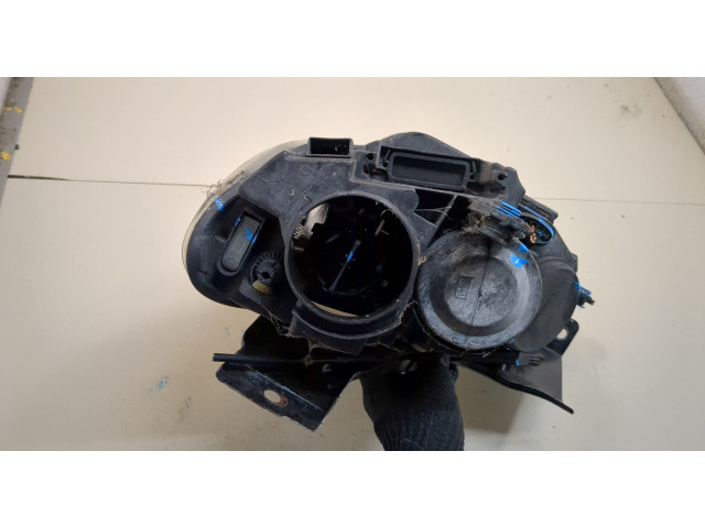 Фара передняя Volkswagen Scirocco 2008- правая