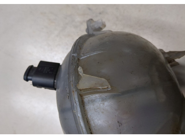 Бачок расширительный Volkswagen Tiguan 2016-2020 5QM121407C 2.0