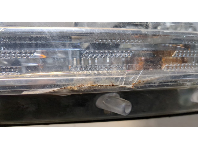 Фара передняя Volkswagen Tiguan 2007-2011 левая