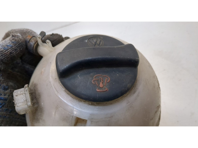 Бачок расширительный  Volkswagen Transporter 4 1991-2003 7Q0121407B   