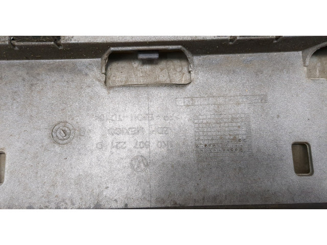 Бампер Volkswagen Golf 5 2003-2009 передний