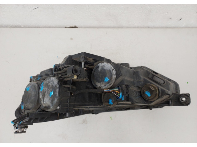 Фара передняя  Volkswagen Passat 8 2015- правая 