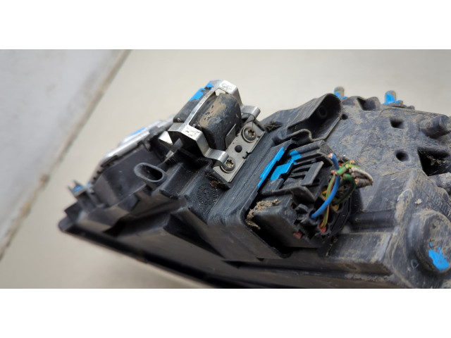 Фара передняя Volvo C70 2006-2009 правая