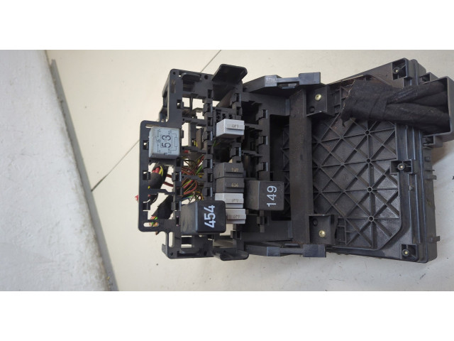 Блок предохранителей Volkswagen Sharan 2000-2010