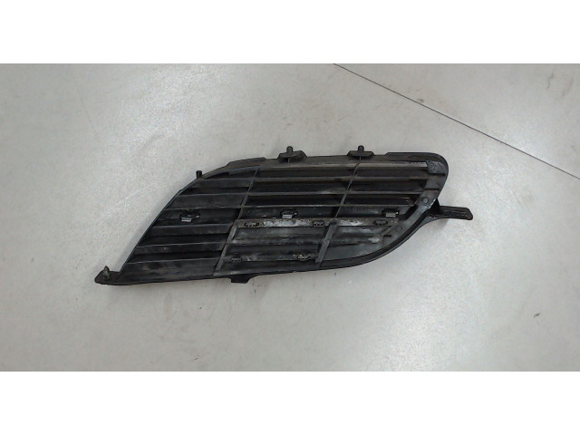 Решетка радиатора  Nissan Almera Tino          1.8 62320BU100