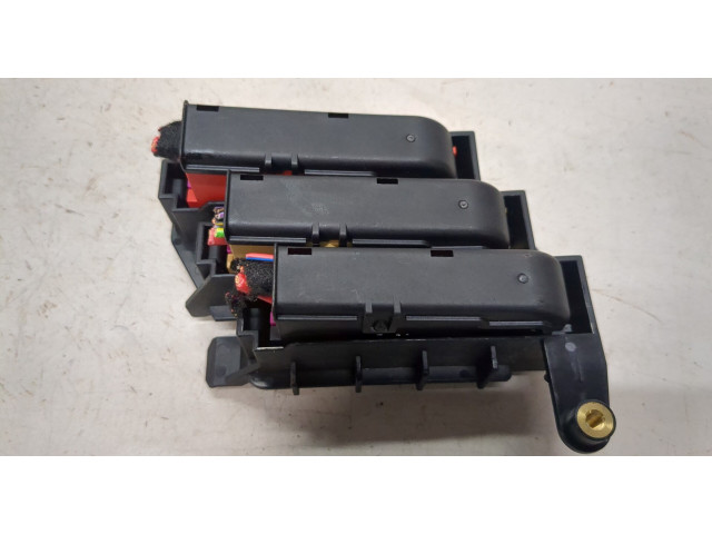 Блок предохранителей  Audi A6 (C6) 2005-2011         