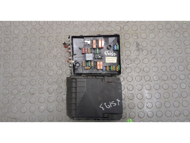 Блок предохранителей Volkswagen Golf Plus 28304630O