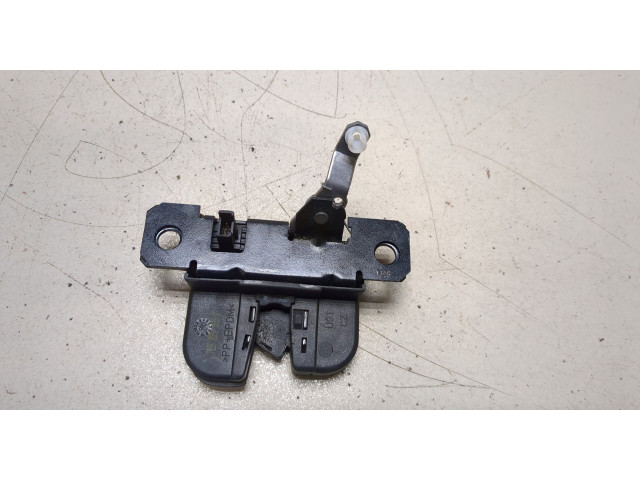 Zámek zadních dveří      