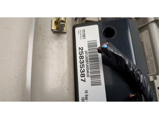 Дисплей мультимедиа  Cadillac Escalade 3 2006-2014 25835387       