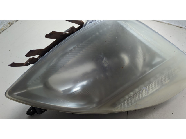 Фара передняя Toyota Prius 2003-2009 правая