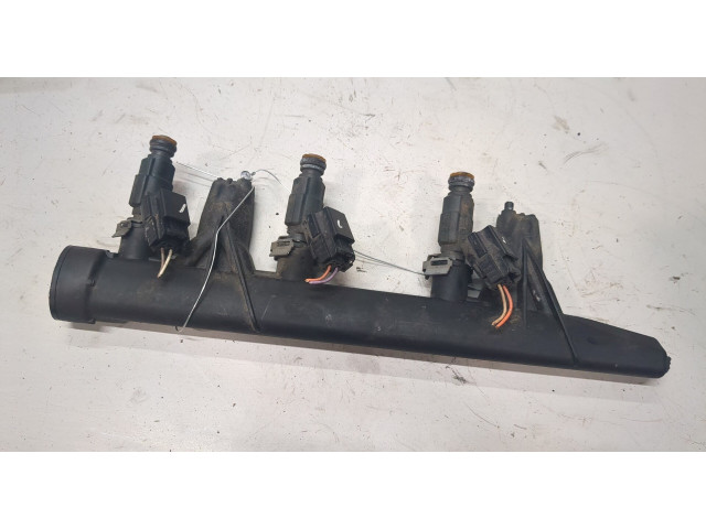 Форсунка топливная Peugeot 208