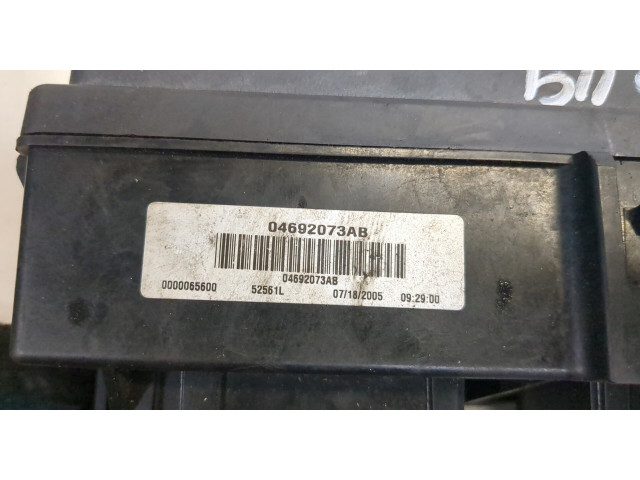 Блок предохранителей Jeep Grand Cherokee 2004-2010 04692073AB