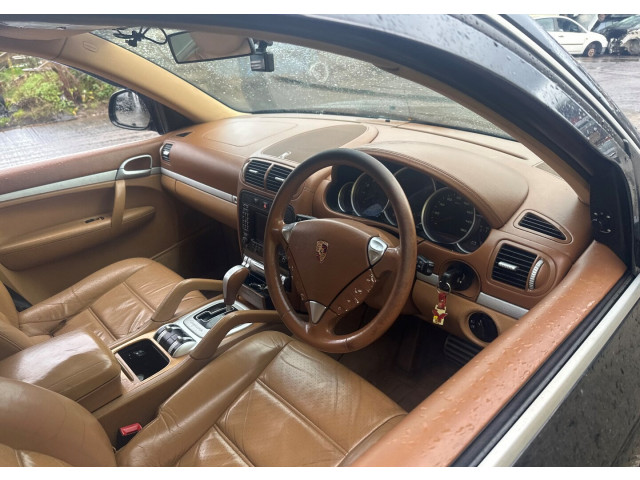 Стойка амортизатора Porsche Cayenne 2002-2007 95533303342, 95533303343 4.5 бензин