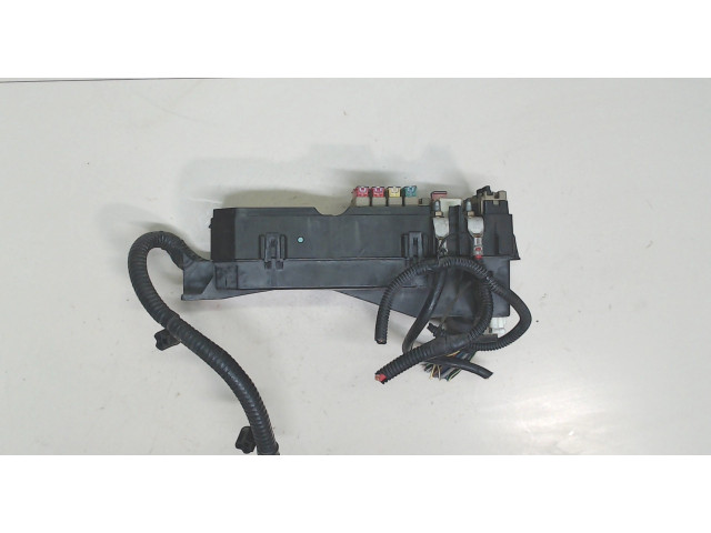 Блок реле  Mazda Tribute 2001-2007          3