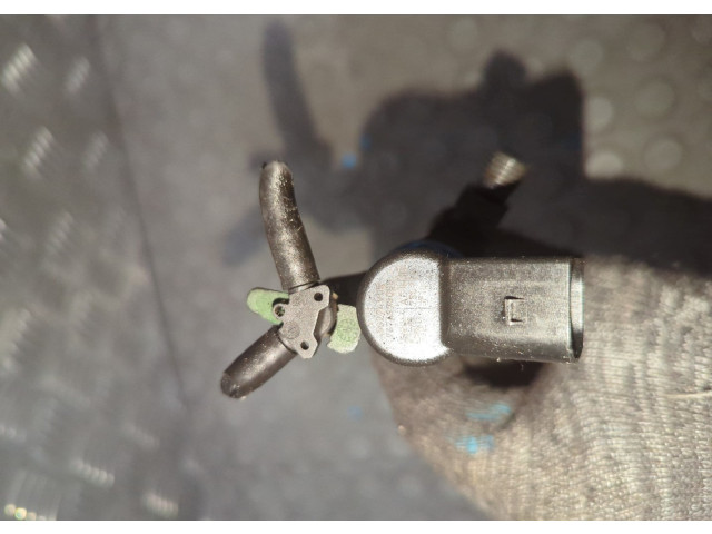 Форсунка топливная  Volvo V50 2004-2012    9674973080     