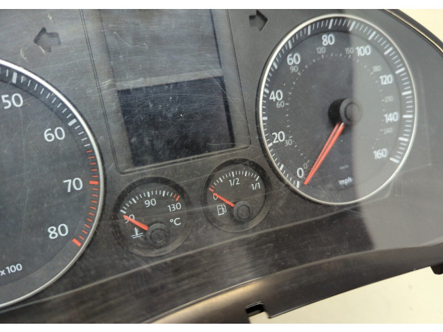 Панель приборов Volkswagen Golf 5 2003-2009