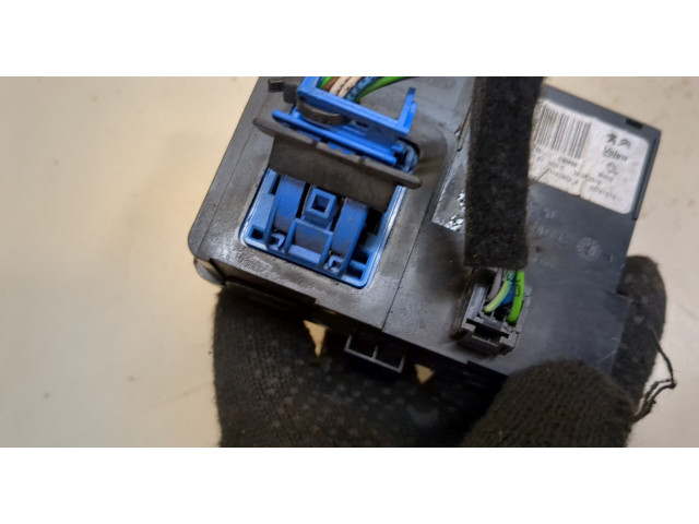 Блок комфорта Citroen C4 Cactus 9811039380