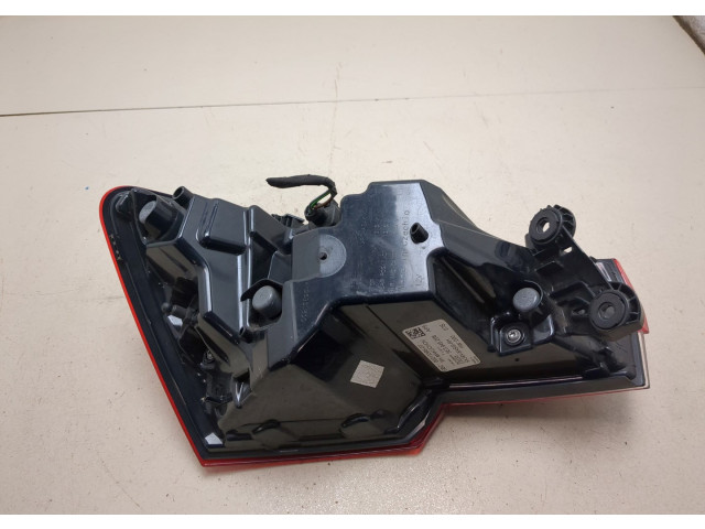 Задний фонарь