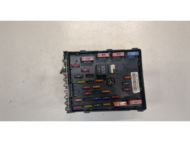Блок предохранителей  Volkswagen Passat 6 2005-2010         