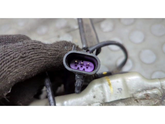 Замок капота  Chevrolet Volt 2010-2015     