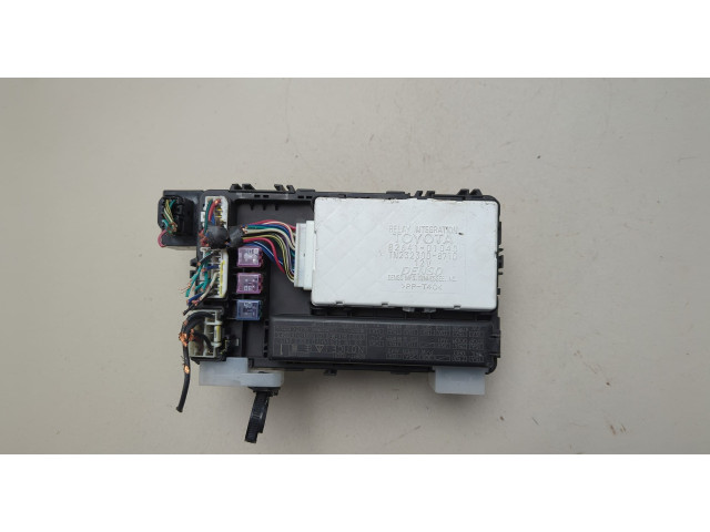 Блок предохранителей Toyota Matrix 2002-2008 8264101040, TN2323008710