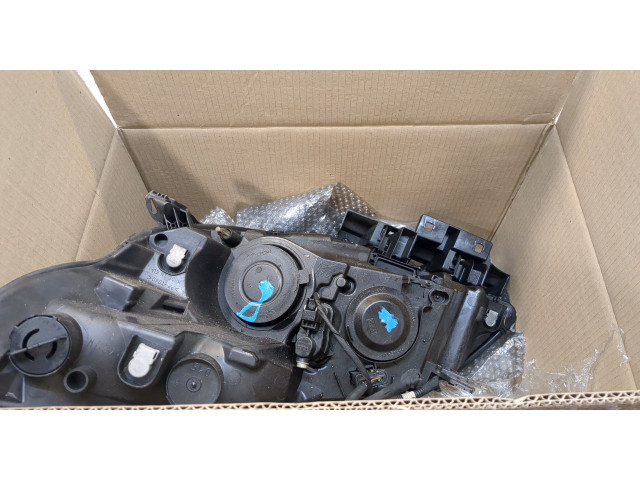 Фара передняя Renault Scenic 2009-2012 правая