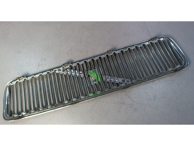 Решетка радиатора  Volvo V50 2007-2012           8678680